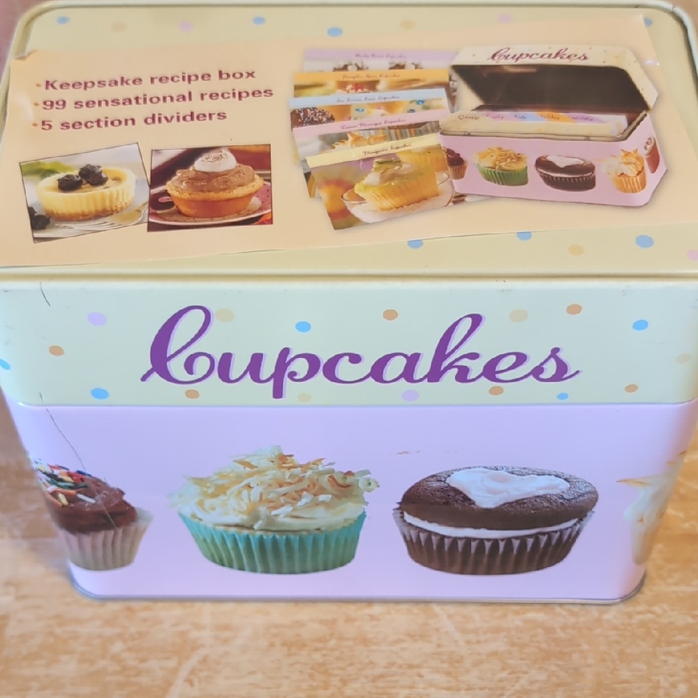 Cupcakes Recipe Box with Dividers